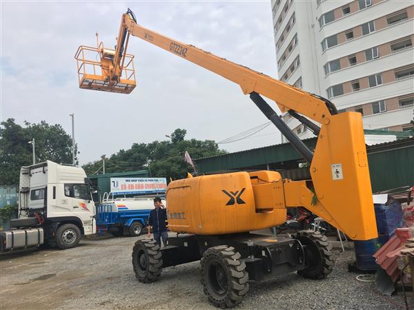 Xe Nâng Người Làm Việc Trên Cao 24m